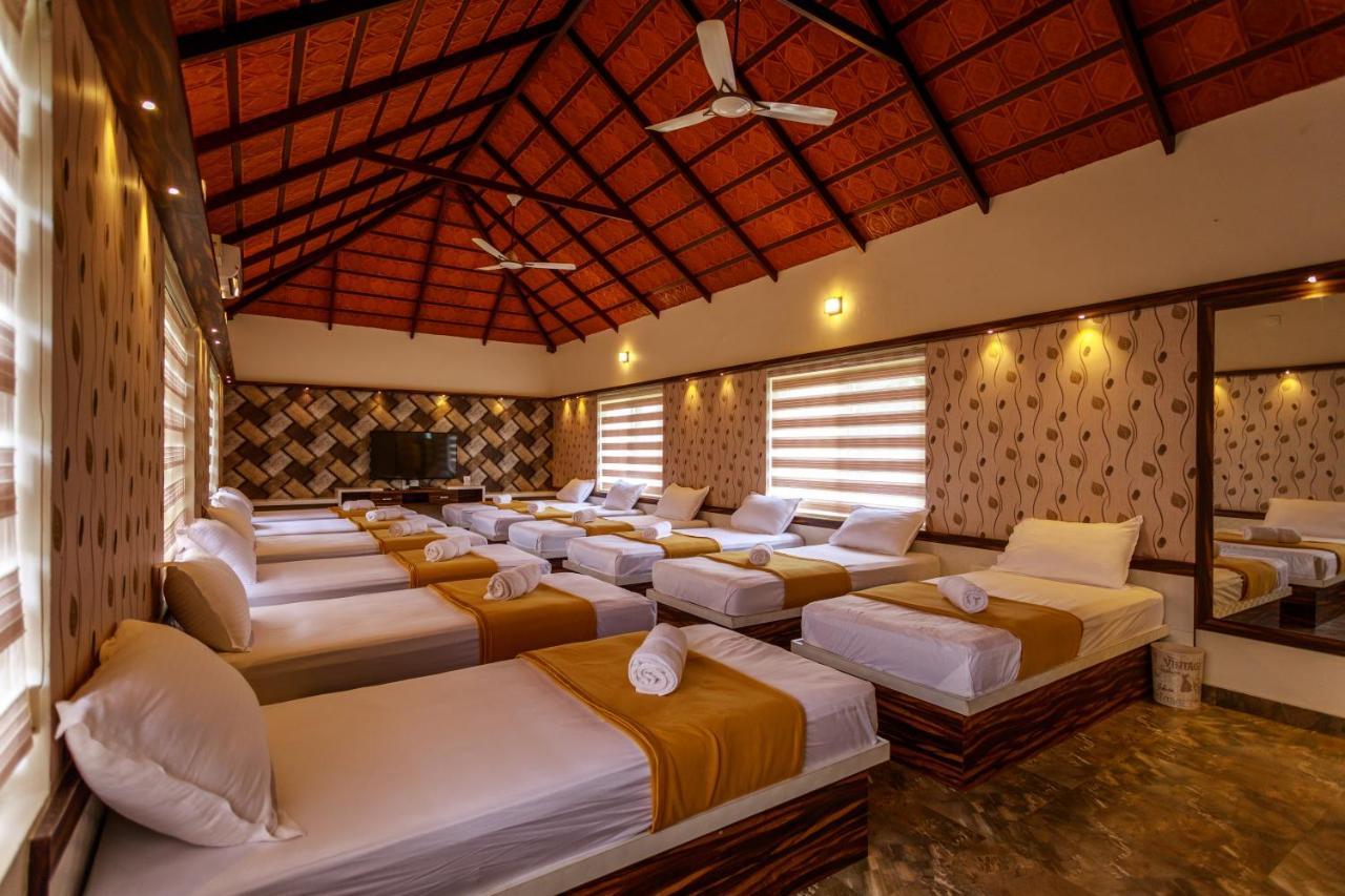 Sr Jungle Resort Coimbatore Exteriör bild