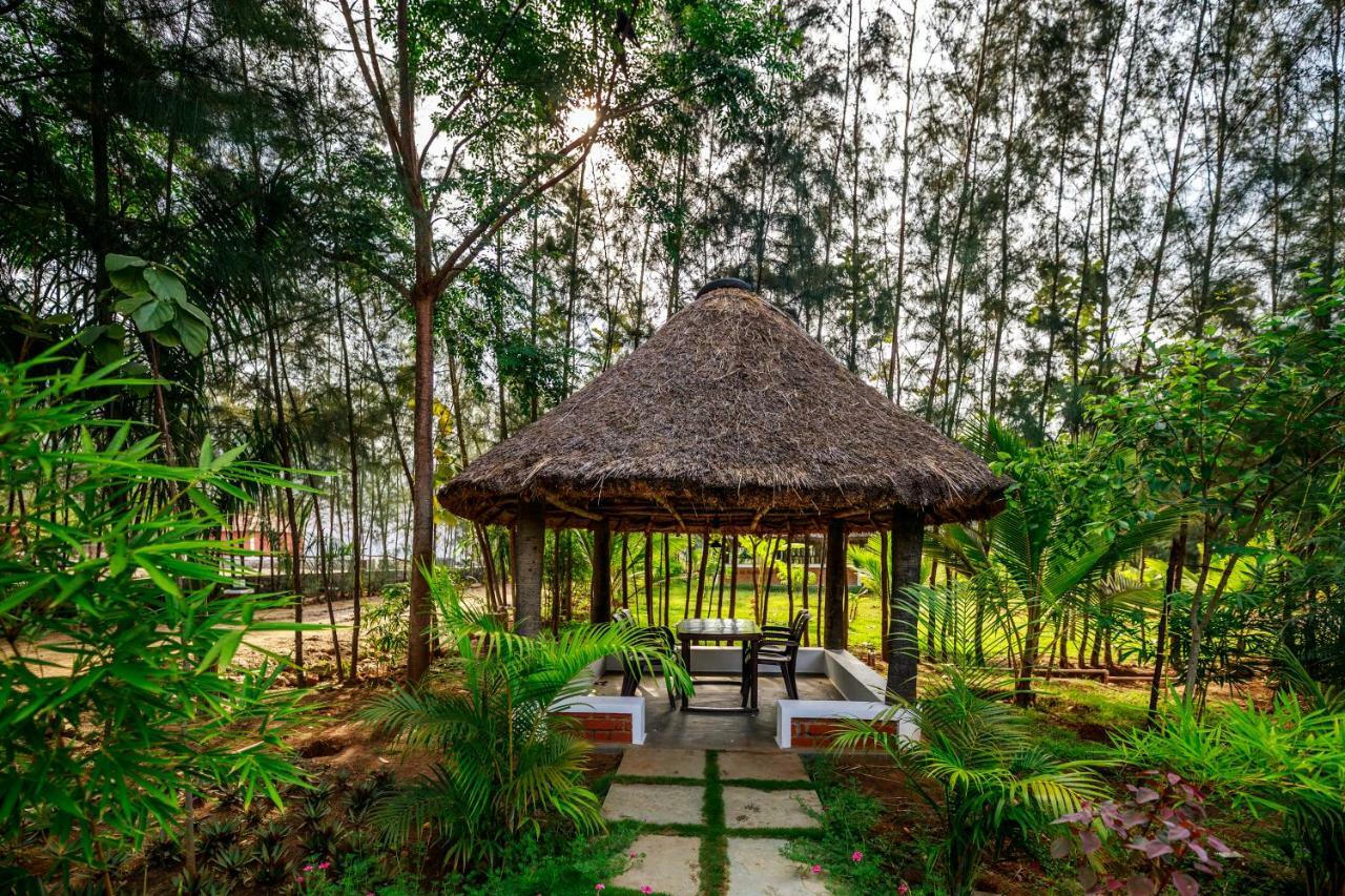 Sr Jungle Resort Coimbatore Exteriör bild